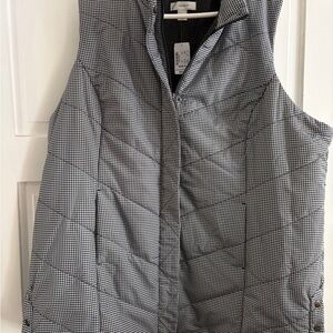 CJ Banks & White Houndstooth Quilted Vest
